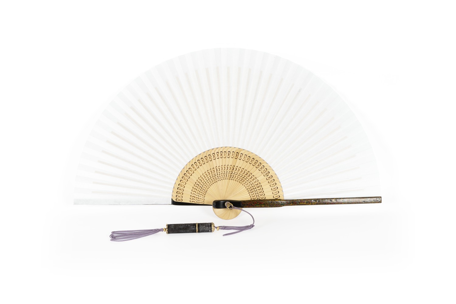 박계호作, 옻칠선  30 × 54 cm