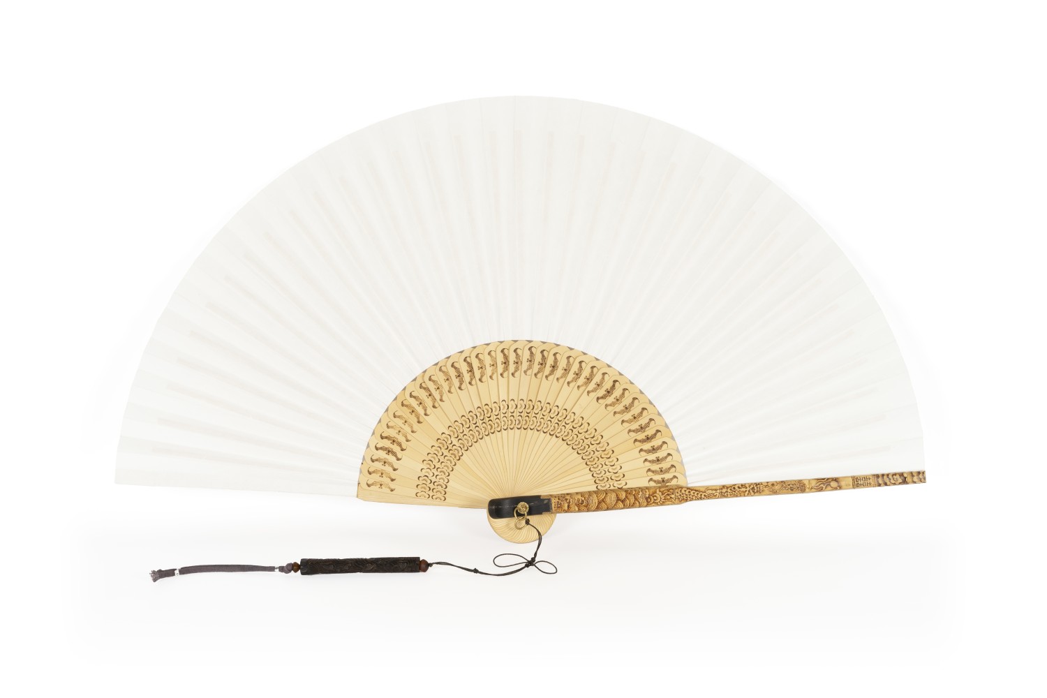 우각 낙죽선   38 × 72 cm