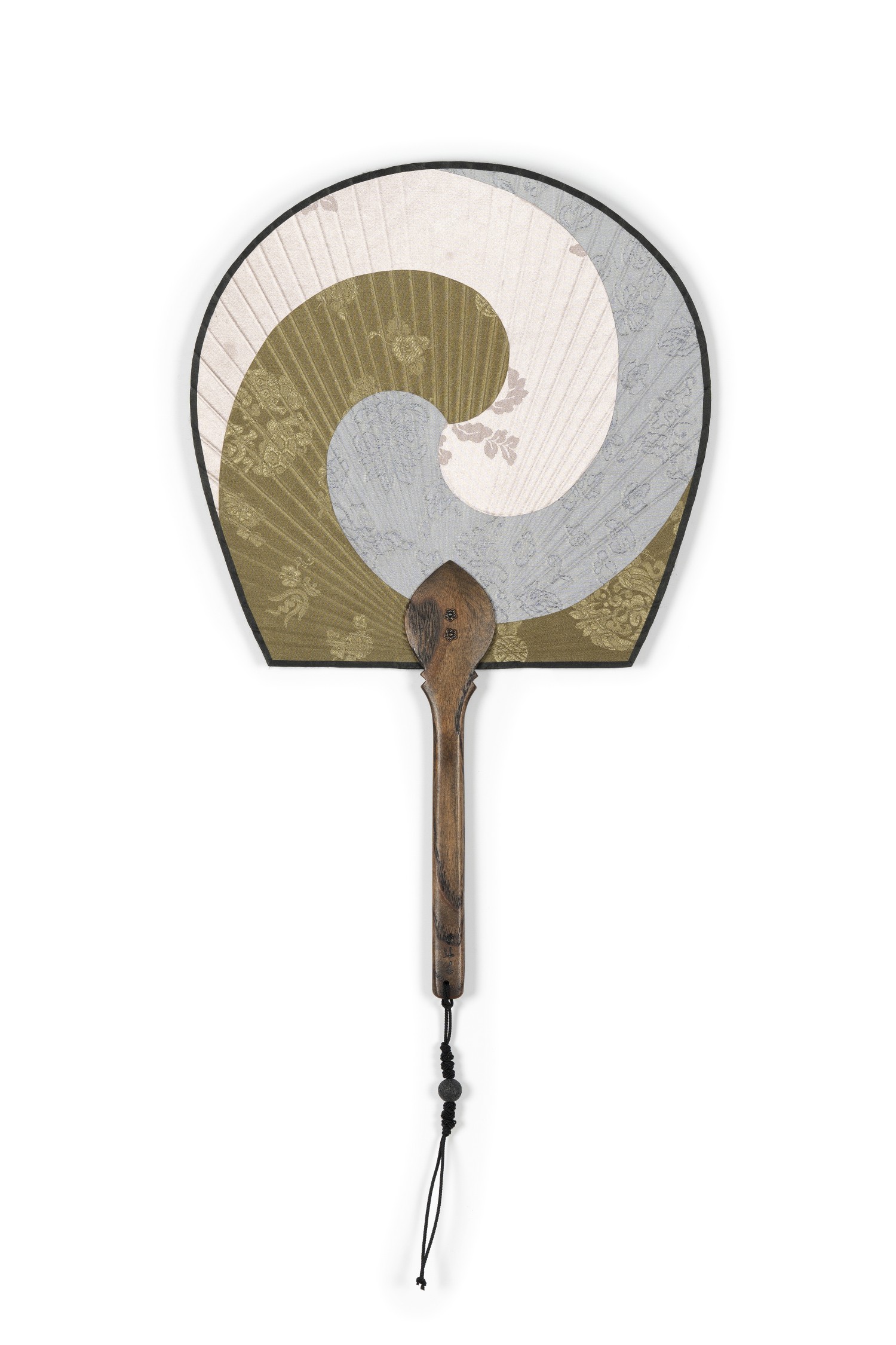 방화선作, 태극선-색의 조화  42.5 × 26 cm