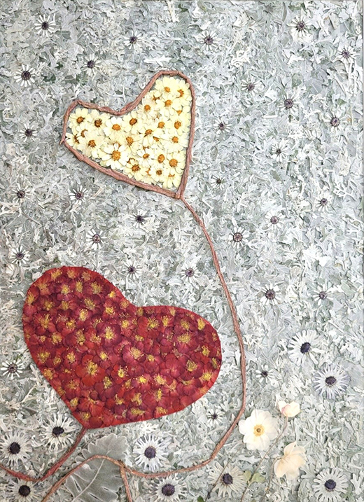 전은숙, 생명과 사랑 25-4 72 x 65cm, 자연소재 풀꽃, 2025